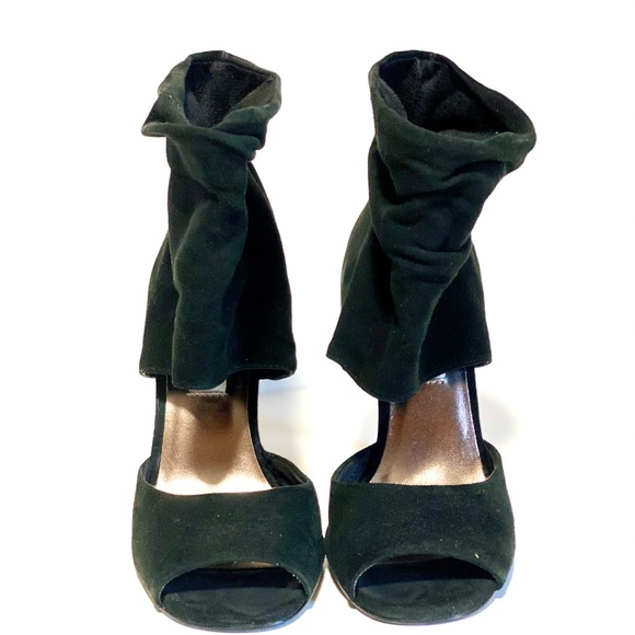 Steve Madden Open Toe Sandals - Picture 4 of 10